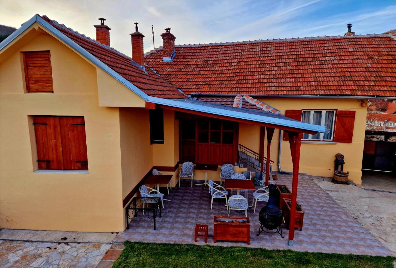 Konak -Guest House -Ramonda Serbika Ni Extérieur photo